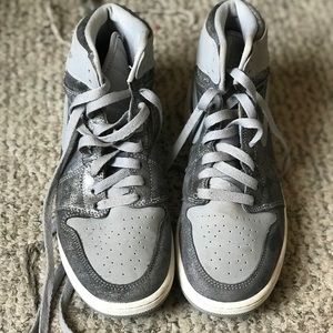 Women’s Air Jordan 1 Wolf/grey size 8